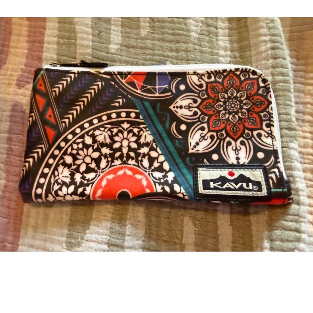 Kavu Clutch Wallet- New